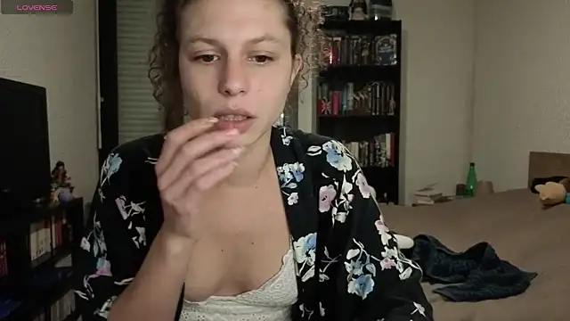 Lilou_cuute's cam snapshot