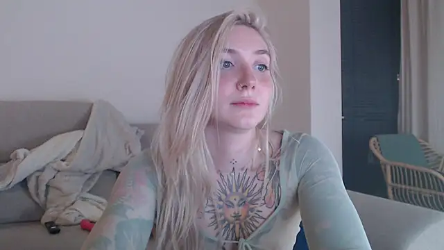 tattoobbgirl's cam snapshot