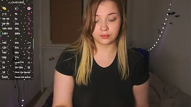 CuteSharloti's cam snapshot