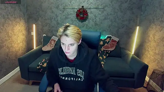 RoxyFlamee's cam snapshot