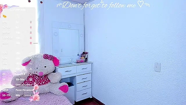 Alicee_34's cam snapshot