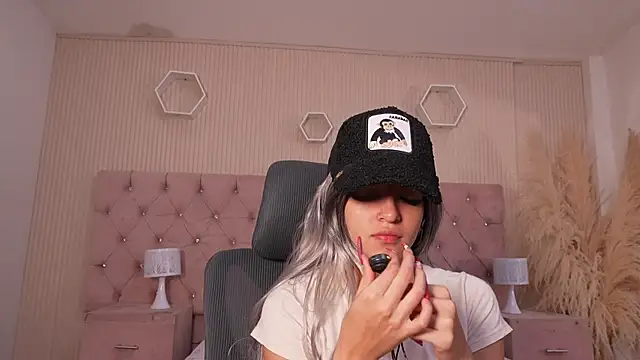 MadisonSky_'s cam snapshot