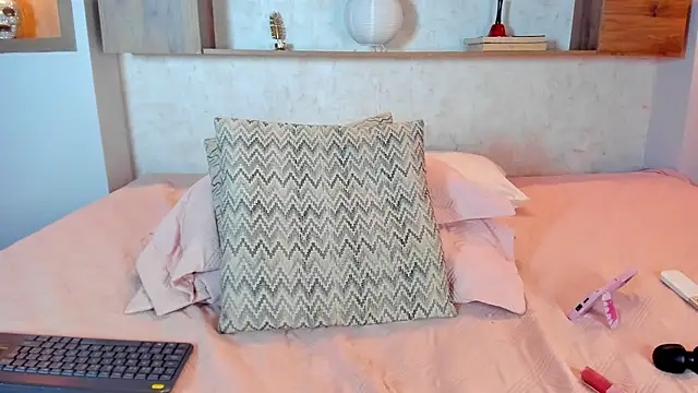 Emilly_Beaumont's cam snapshot