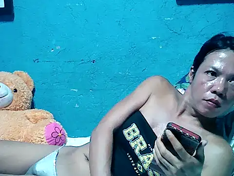 SmallluncutCock's cam snapshot