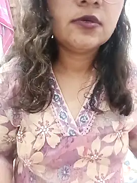 Mahira_sharma01's cam snapshot