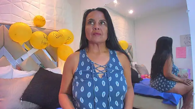 raquell_moore's cam snapshot