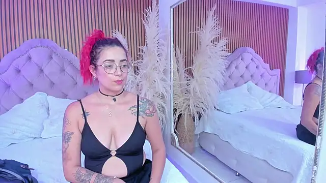 RoxanneStorm_ live sex cam