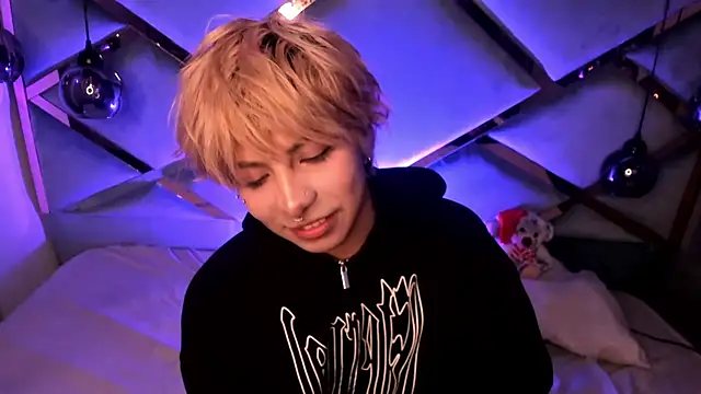 OliIverr22 live sex cam