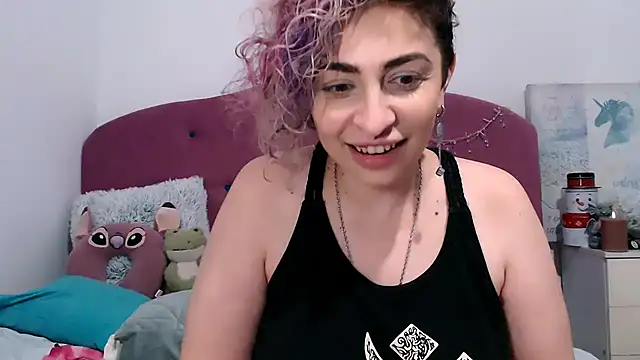 AAARUNY's cam snapshot