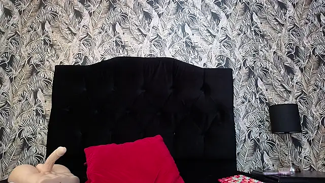 ChloeTurner_ live sex cam