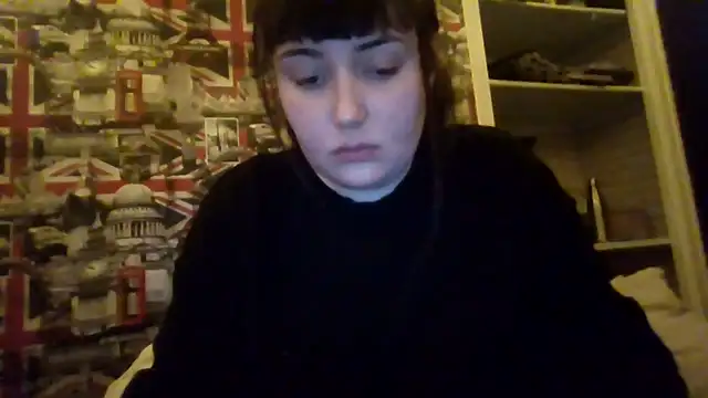 Lynylou live sex cam