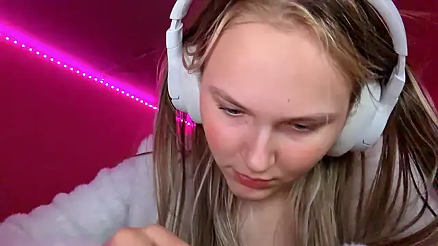 KarinRobertson's cam snapshot