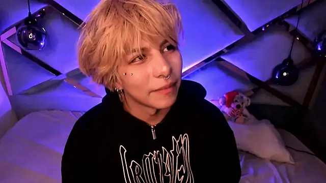 OliIverr22 live sex cam