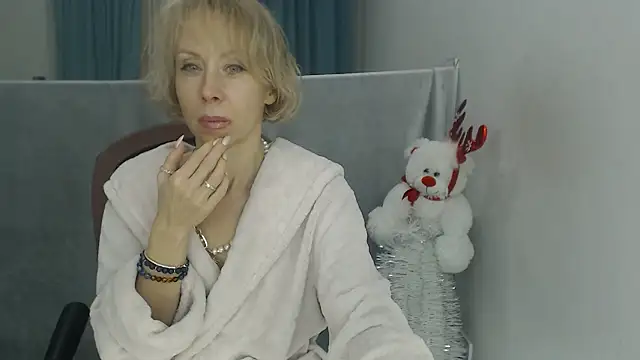 LuxuryNika live sex cam