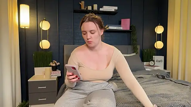 Lella_Ryann_ live sex cam