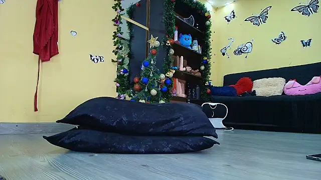 HottCandy21 live sex cam