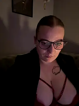 Aksinja05 live sex cam