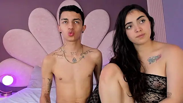 NickandAbby_'s cam snapshot