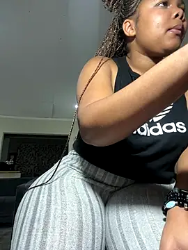 Bootyfulbarbiie's cam snapshot