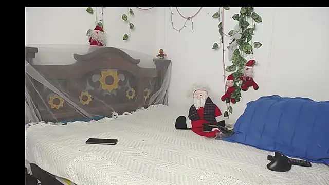 DominaLeona's cam snapshot