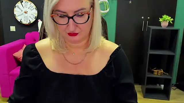 ChristyBrooks's cam snapshot