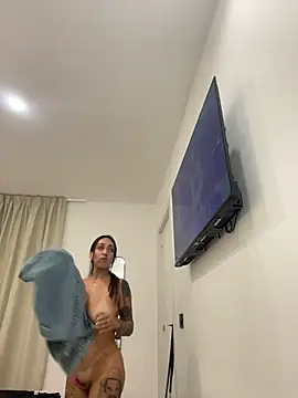 Ninabigtitied's cam snapshot