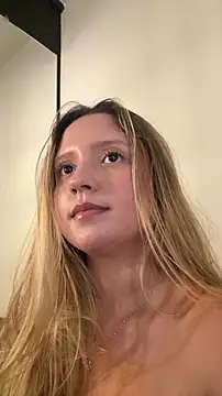 MiaPetit_'s cam snapshot