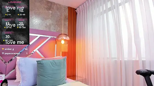 EmilyyRed's cam snapshot