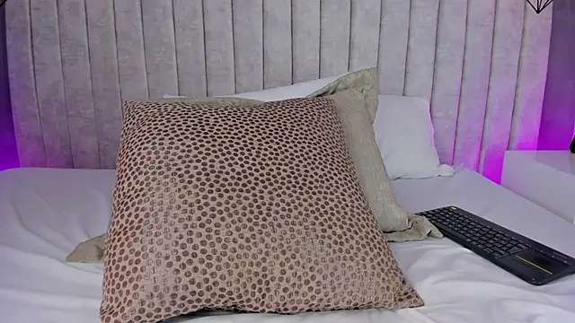 lea_gray's cam snapshot