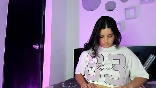 Babyhoney18's cam snapshot