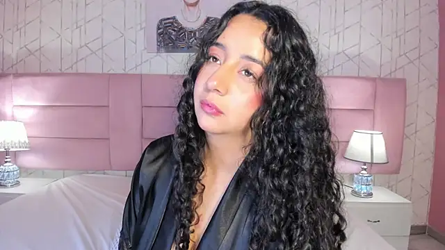 BellaSwwan's cam snapshot