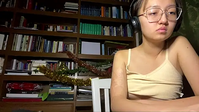 LinaClous's cam snapshot