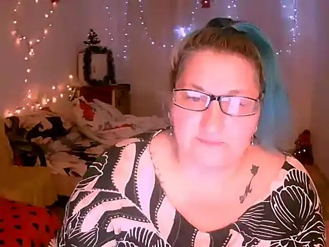 BlondyBigBoobs's cam snapshot