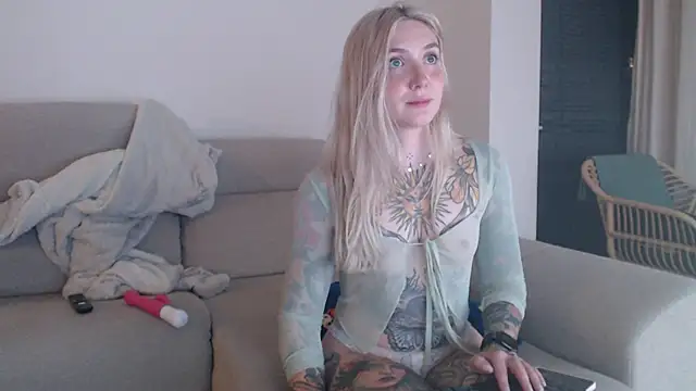 tattoobbgirl's cam snapshot