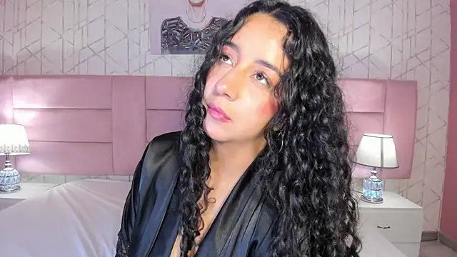 BellaSwwan's cam snapshot