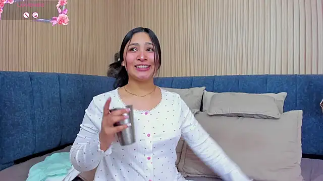 angel_ponce's cam snapshot