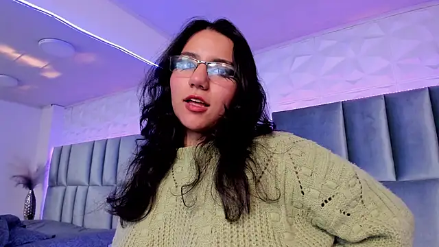 HollyPeach's cam snapshot