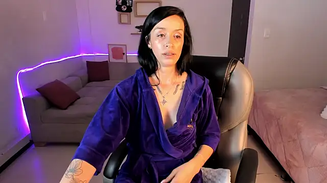 Kristen_Garner's cam snapshot