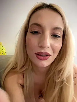 Ella_Charm's cam snapshot