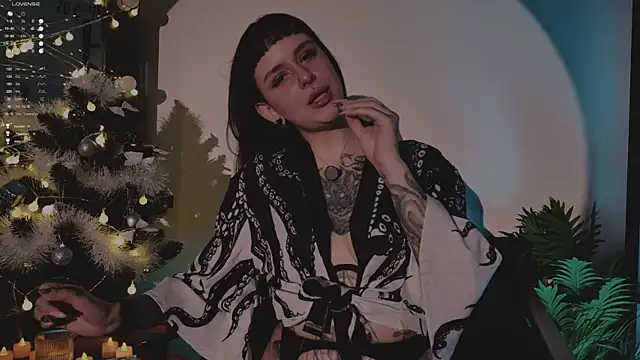 MichaellaMoon's cam snapshot