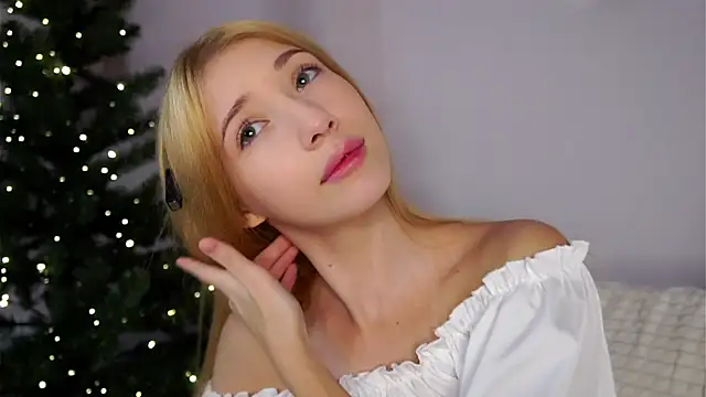 SunnivaCovil's cam snapshot