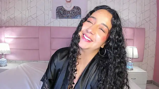 BellaSwwan's cam snapshot