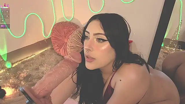 ashlynnlowe_'s cam snapshot