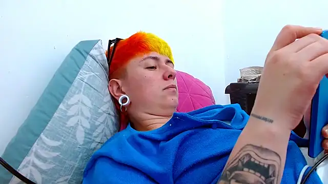 tomboyblue's cam snapshot