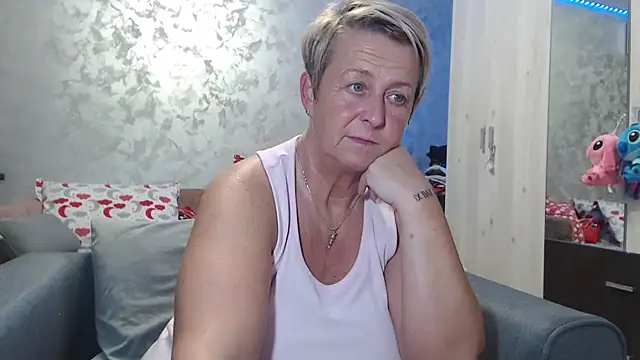 RosesandLillies's cam snapshot