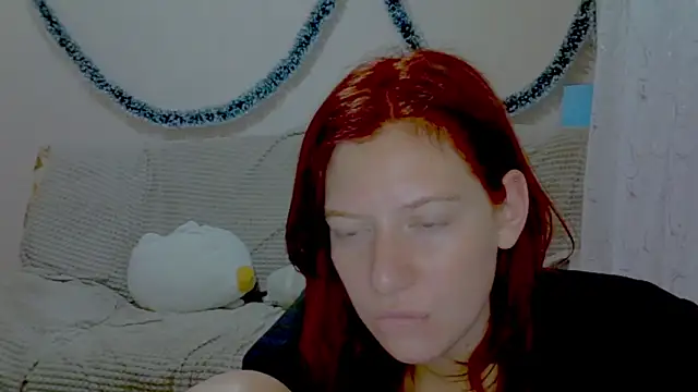 Lily_Ember's cam snapshot