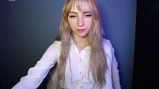 LuciaYoung's cam snapshot