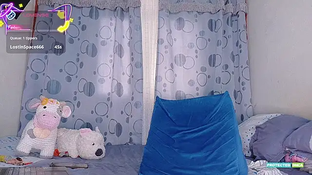 Dani-peggin's cam snapshot