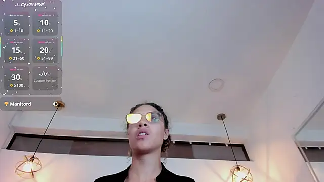 Hanna_Cornee_'s cam snapshot