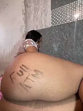 Messy-diana21's cam snapshot